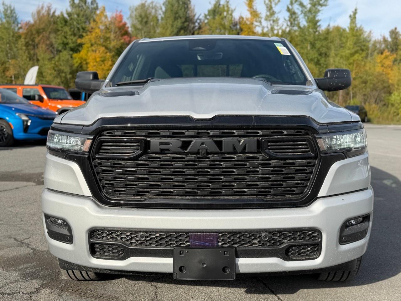 2027 RAM 1500 Express 4x4 Crew Cab 5'7" Box Photo