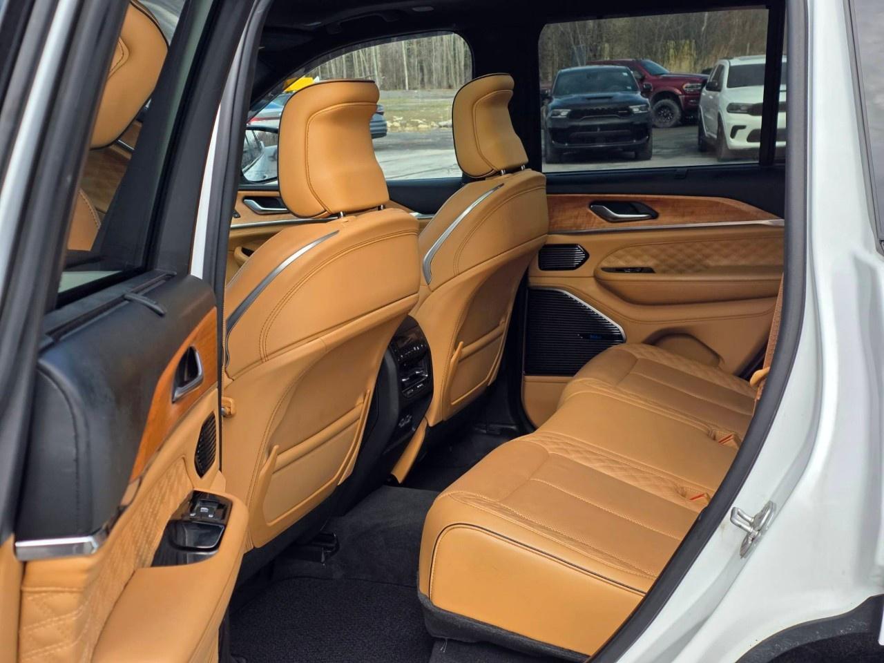 2022 Jeep Grand Cherokee Summit Reserve 4x4 Photo