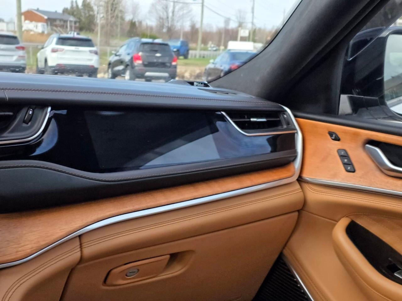 2022 Jeep Grand Cherokee Summit Reserve 4x4 Photo