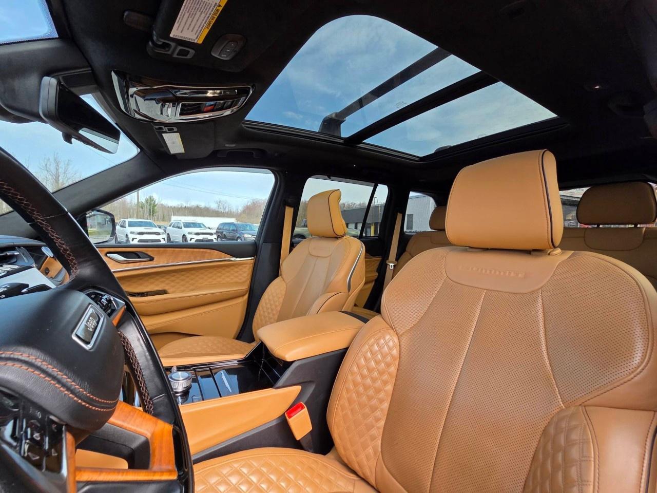 2022 Jeep Grand Cherokee Summit Reserve 4x4 Photo