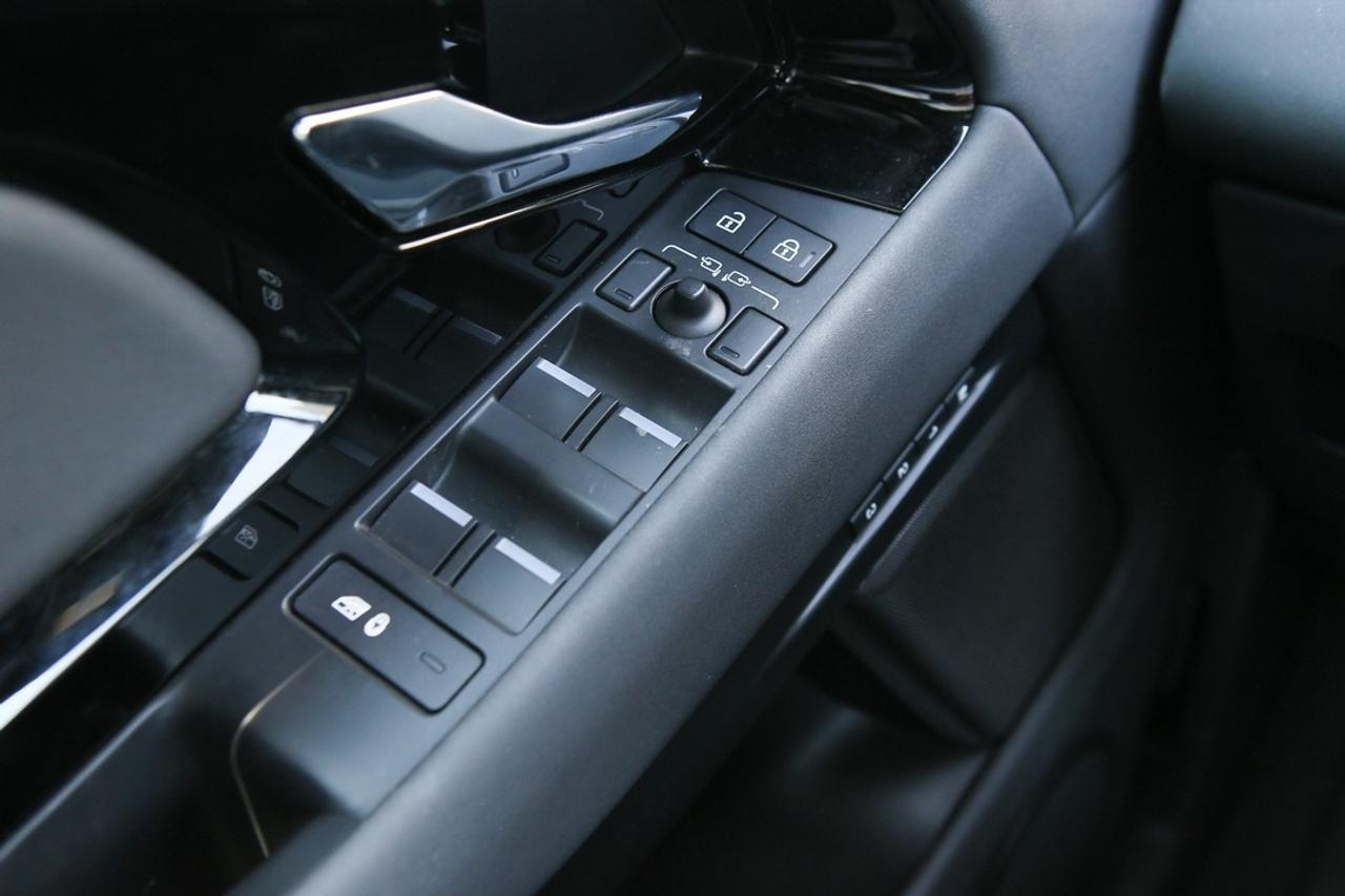 2024 Land Rover Range Rover Evoque S Photo
