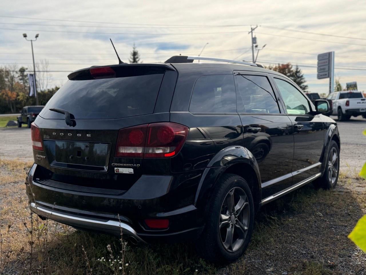 2017 Dodge Journey AWD 4DR CROSSROAD Photo4