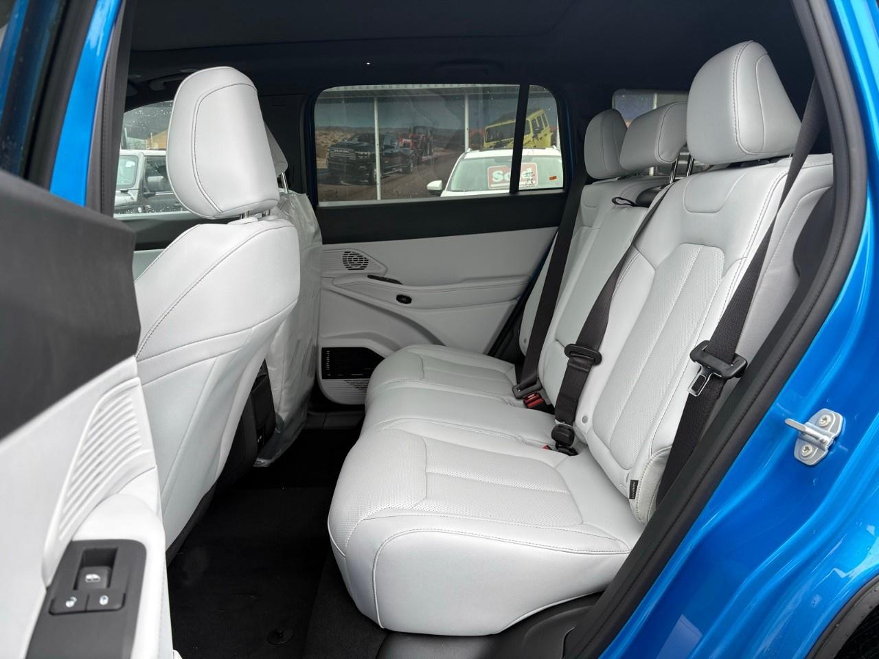 2026 Jeep Cherokee Limited 4X4 Photo