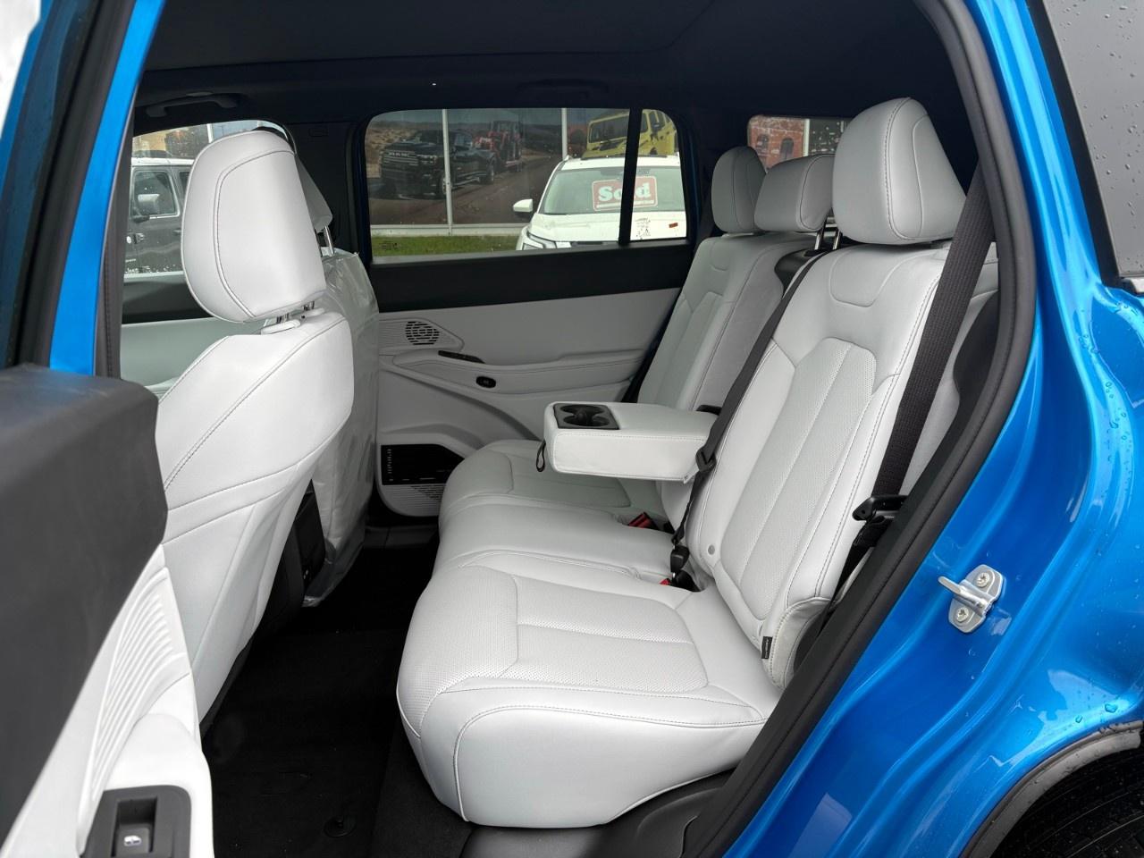 2026 Jeep Cherokee Limited 4X4 Photo