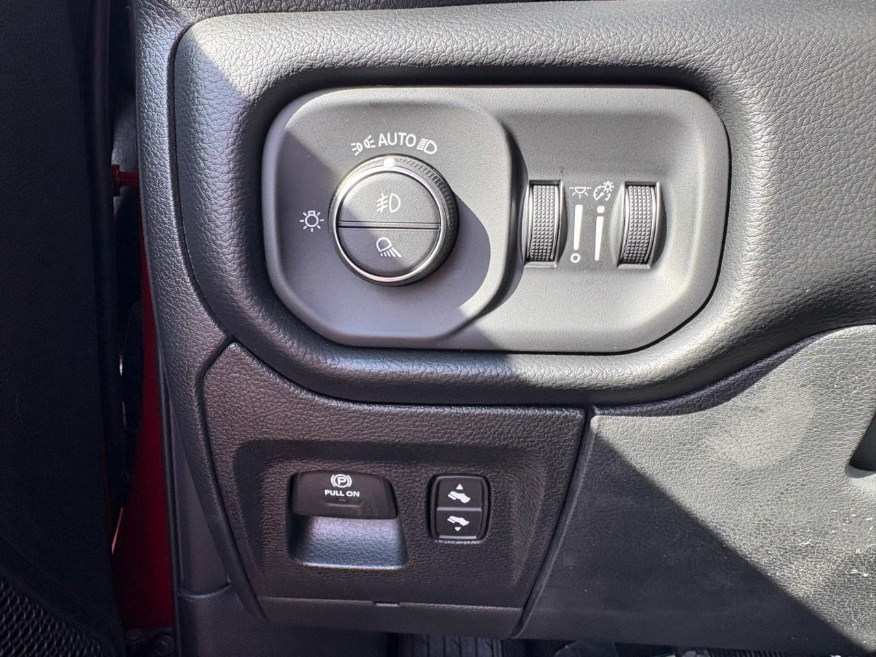 2026 RAM 1500 Sport 4x4 Crew Cab 6'4" Box Photo