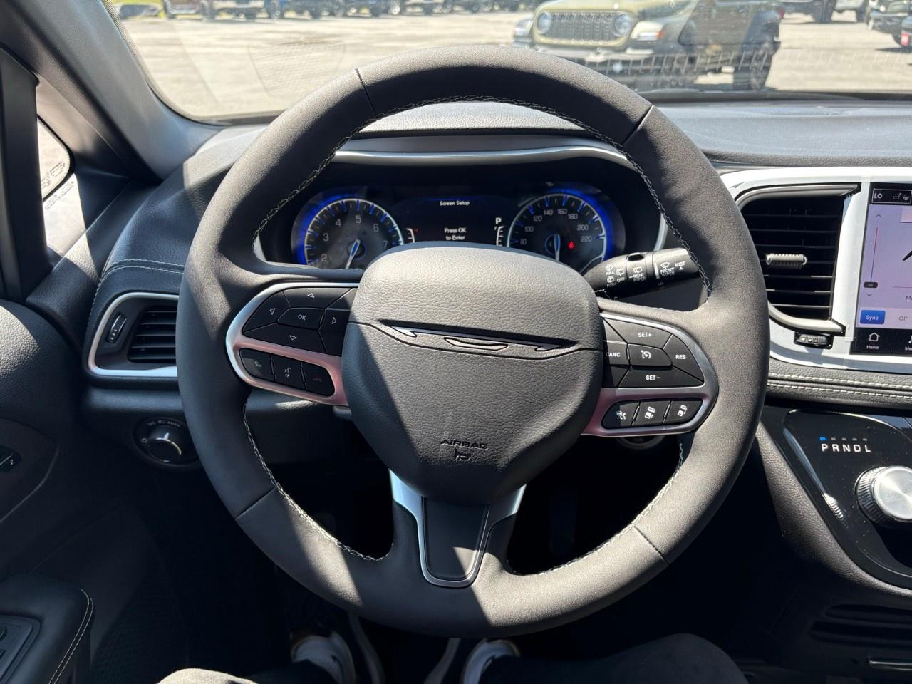 2027 Chrysler Pacifica Select FWD Photo
