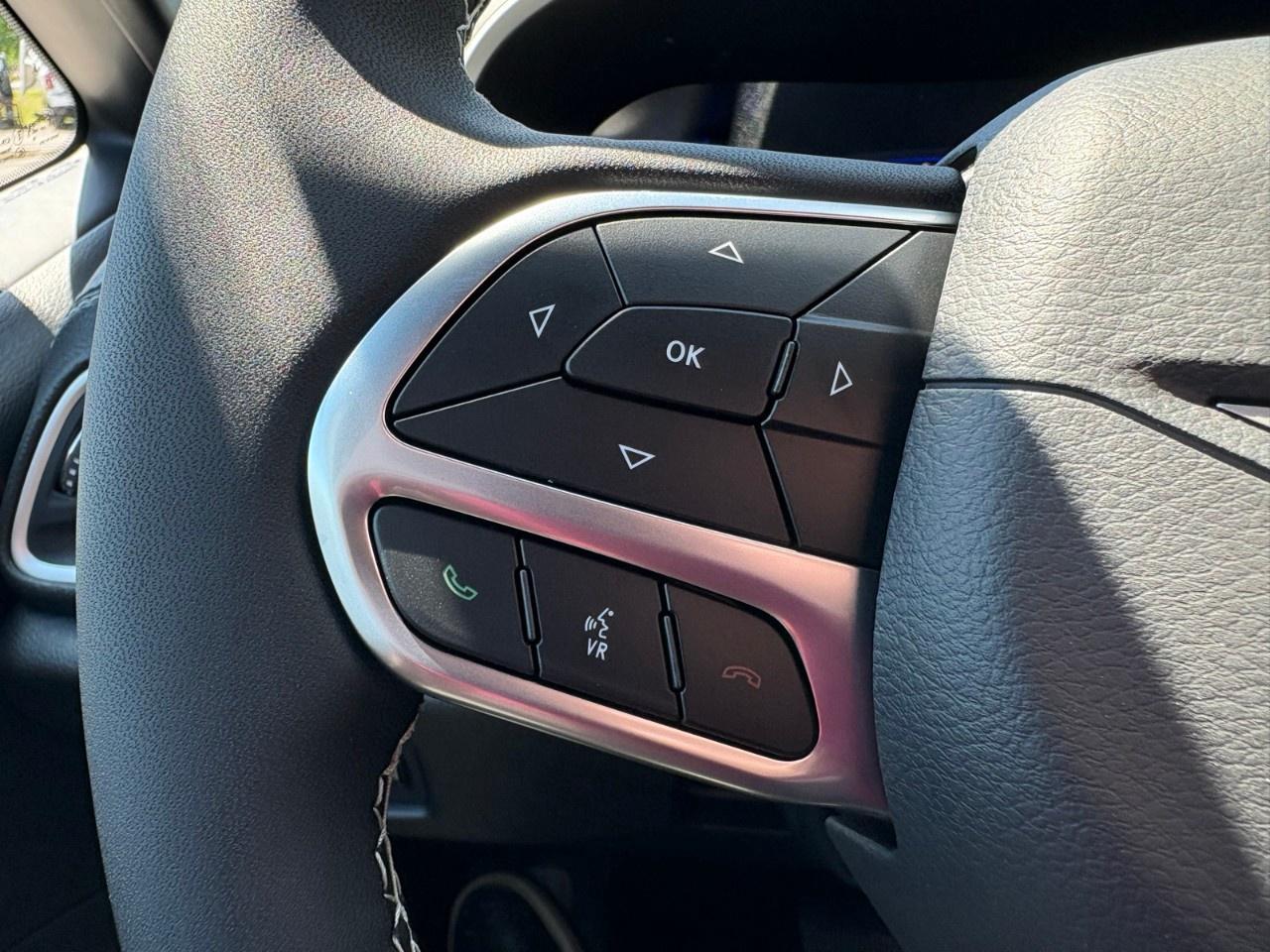 2027 Chrysler Pacifica Select FWD Photo