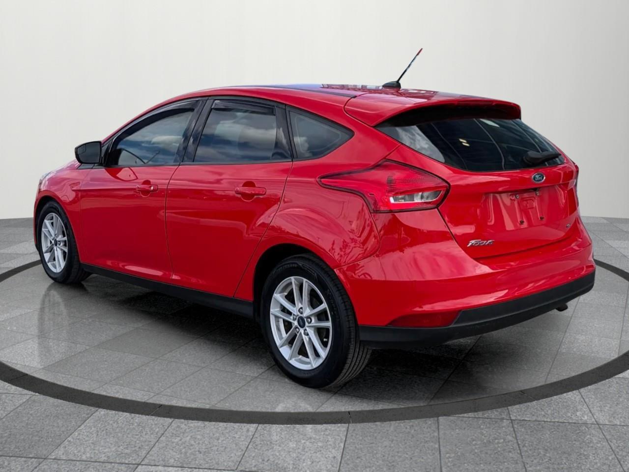 2017 Ford Focus SE 4dr Hatchback Photo