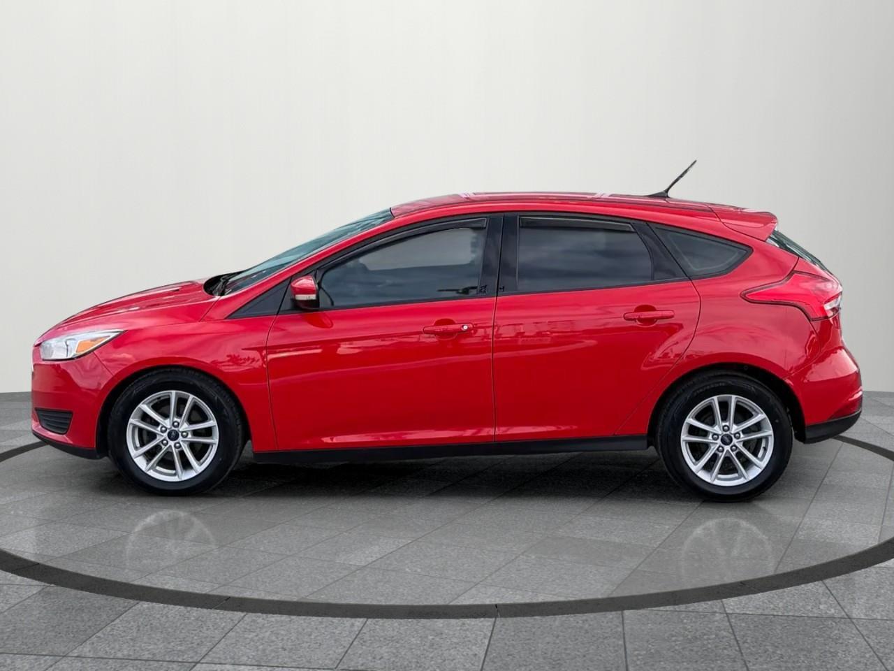 2017 Ford Focus SE 4dr Hatchback Photo