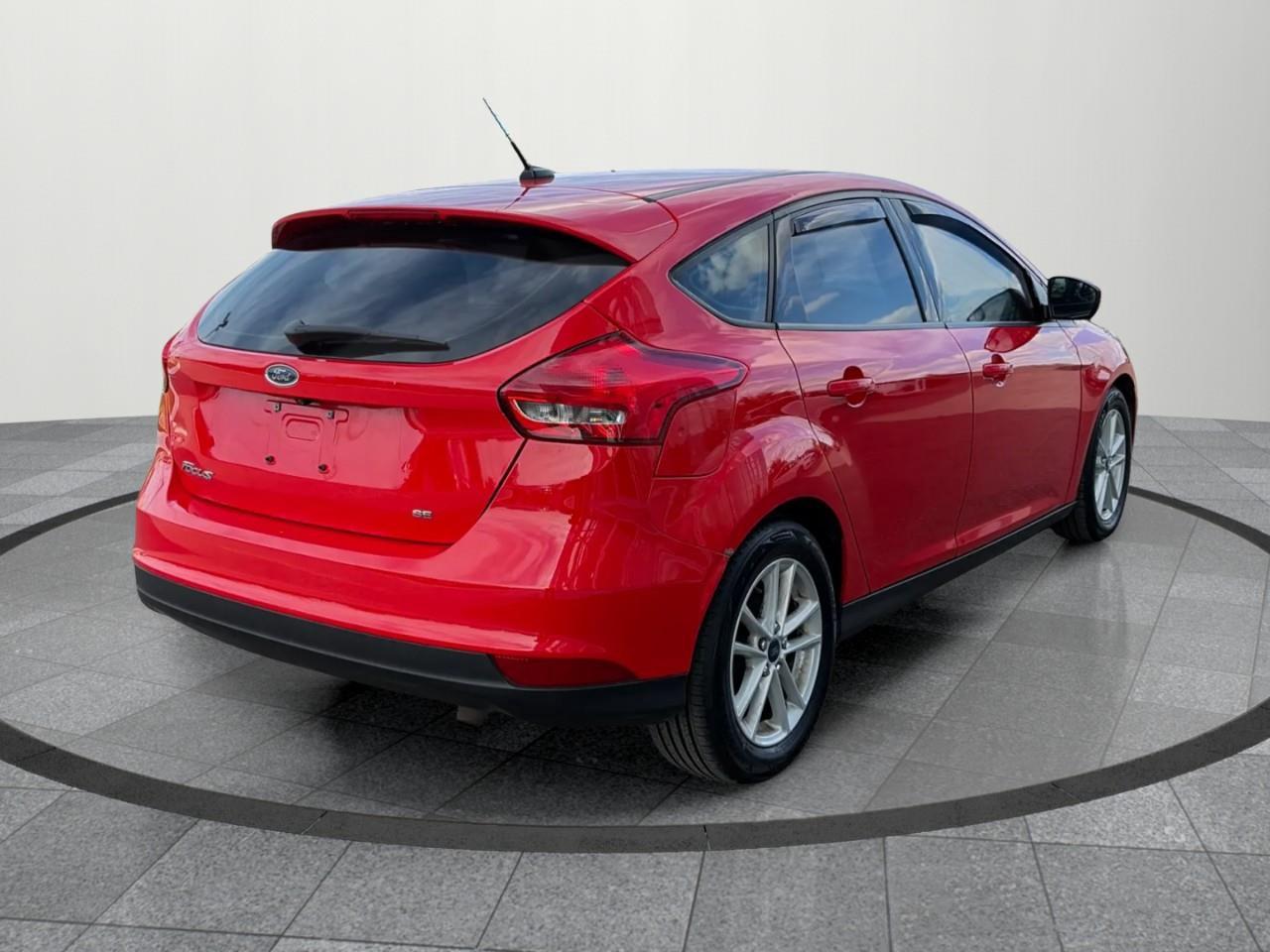 2017 Ford Focus SE 4dr Hatchback Photo