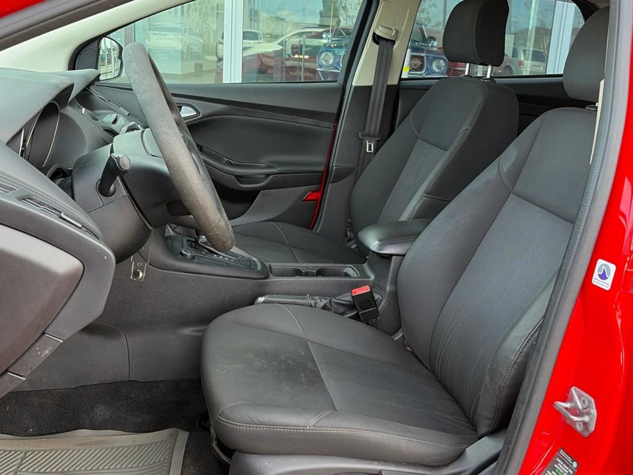 2017 Ford Focus SE 4dr Hatchback Photo