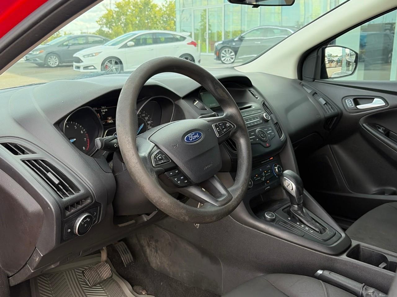 2017 Ford Focus SE 4dr Hatchback Photo