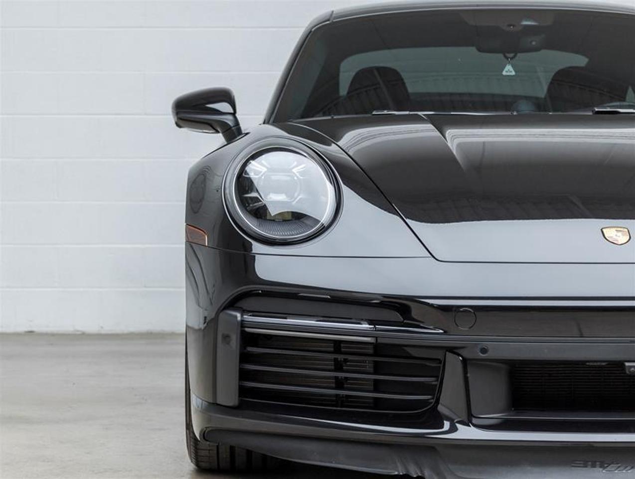 2022 Porsche 911  Photo2