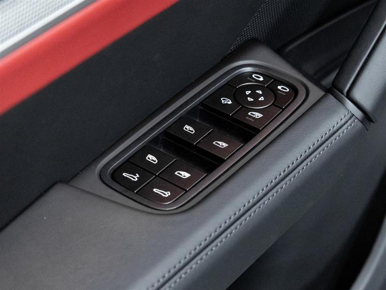 2026 Porsche Cayenne  Photo