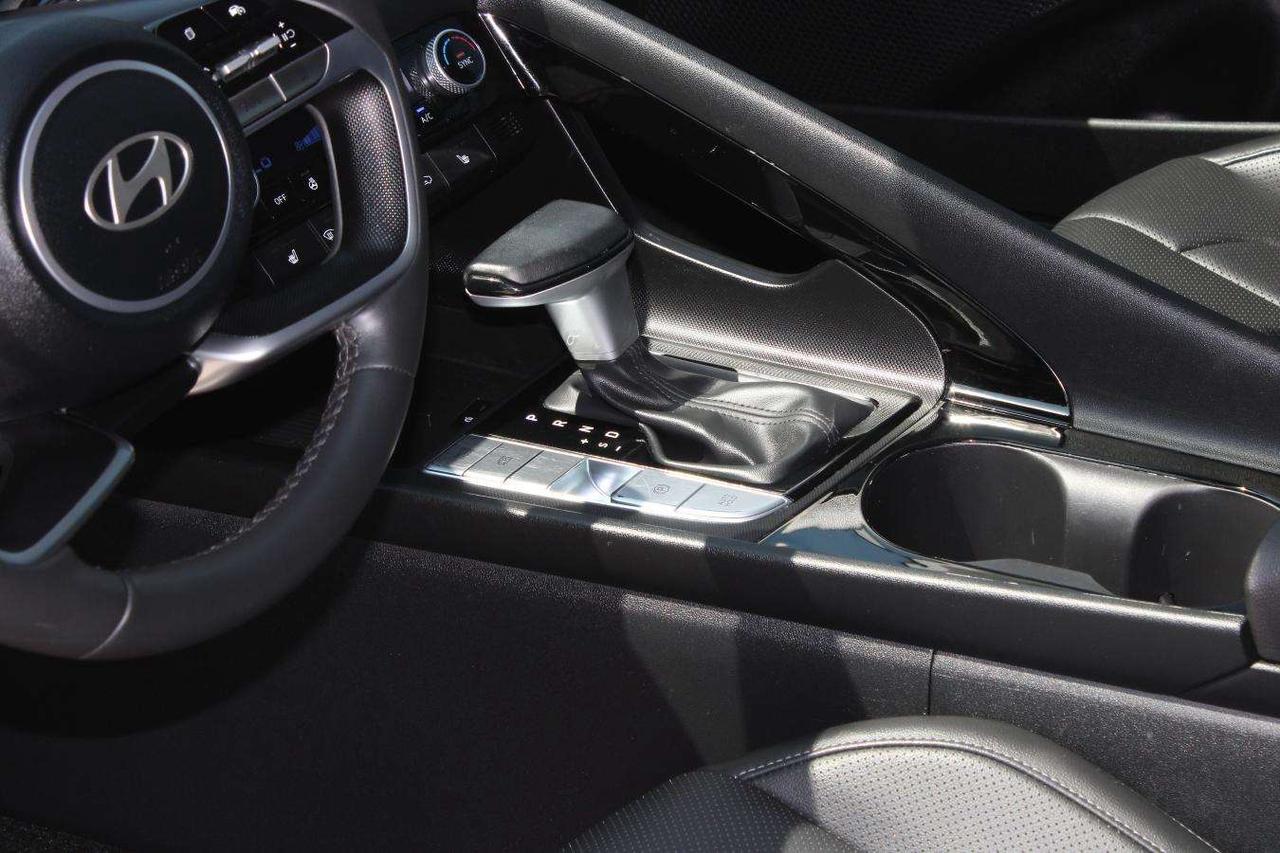 2026 Hyundai Elantra Limited  Gps ReverseCamera HtdSeats DriveModes Photo