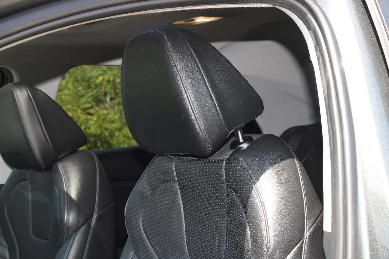 2026 Hyundai Elantra Limited  Gps ReverseCamera HtdSeats DriveModes Photo