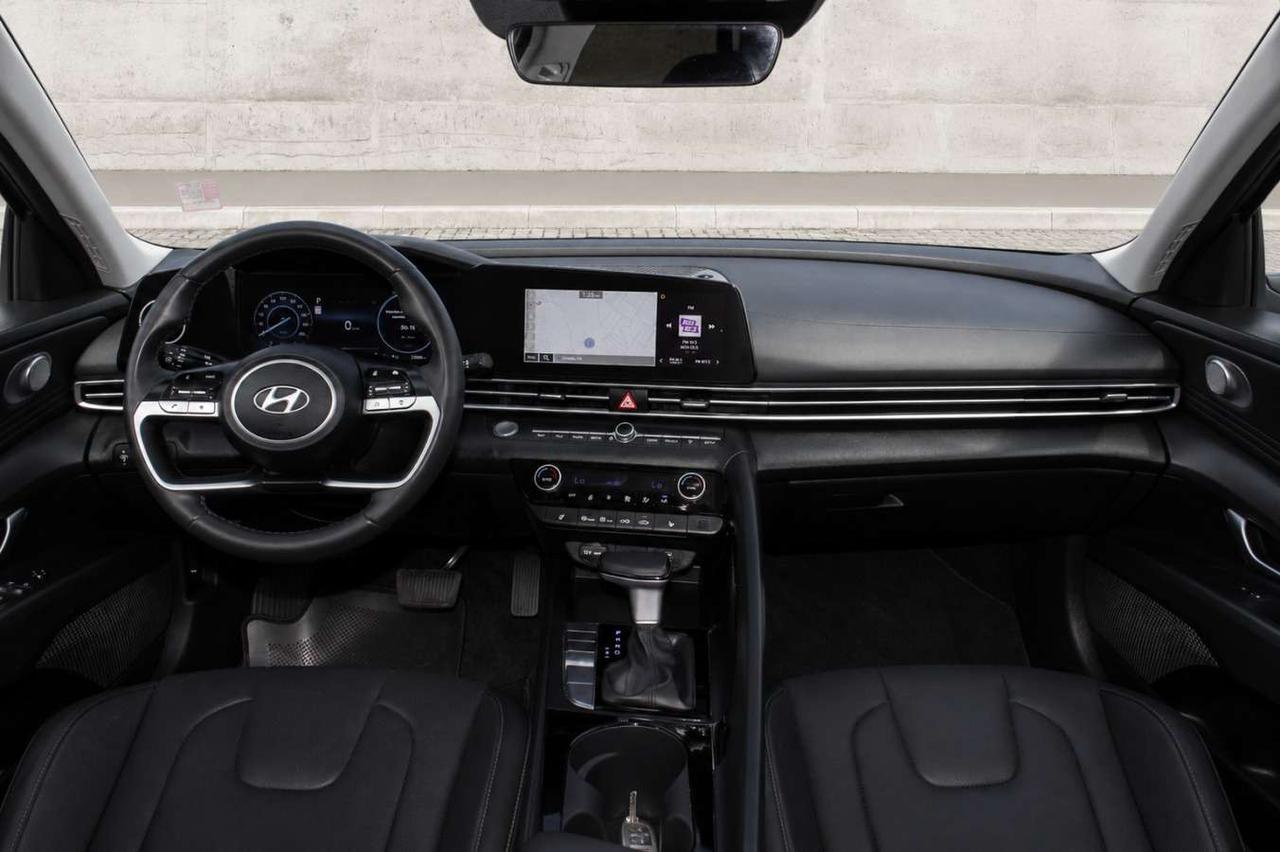 2026 Hyundai Elantra Limited  Gps ReverseCamera HtdSeats DriveModes Photo