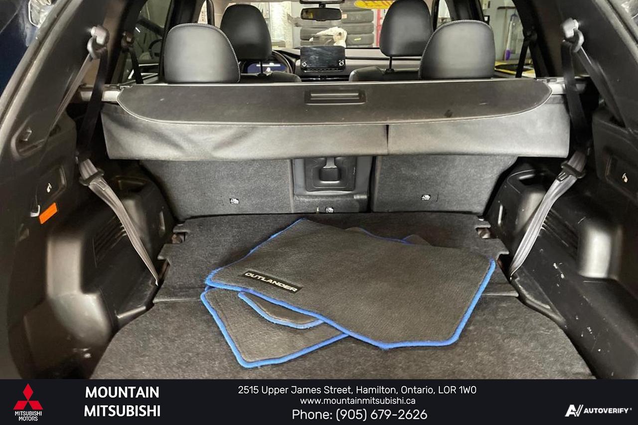 2023 Mitsubishi Outlander PHEV SEL S-AWC Photo