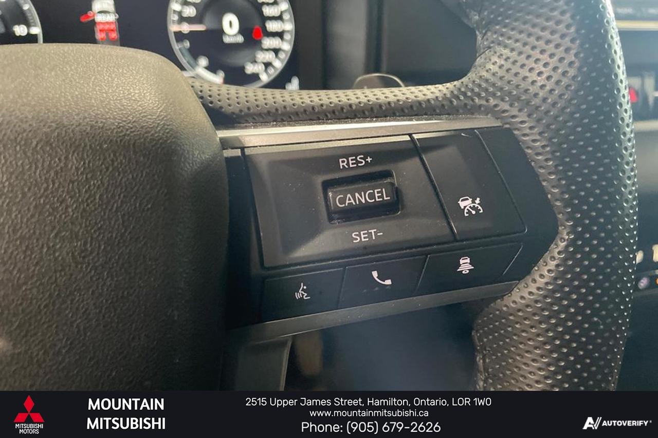 2023 Mitsubishi Outlander PHEV SEL S-AWC Photo
