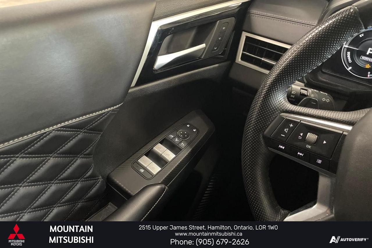 2023 Mitsubishi Outlander PHEV SEL S-AWC Photo