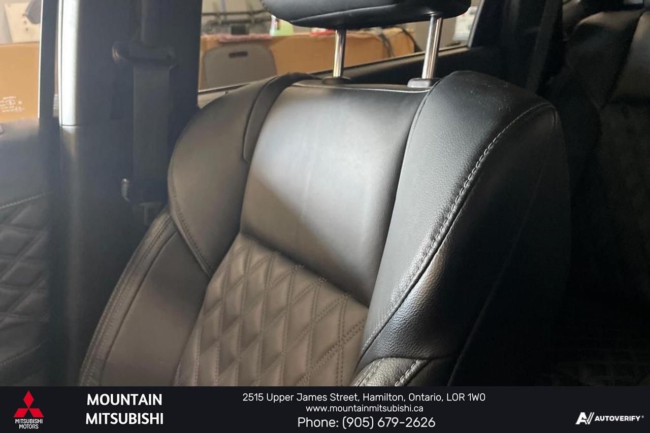 2023 Mitsubishi Outlander PHEV SEL S-AWC Photo