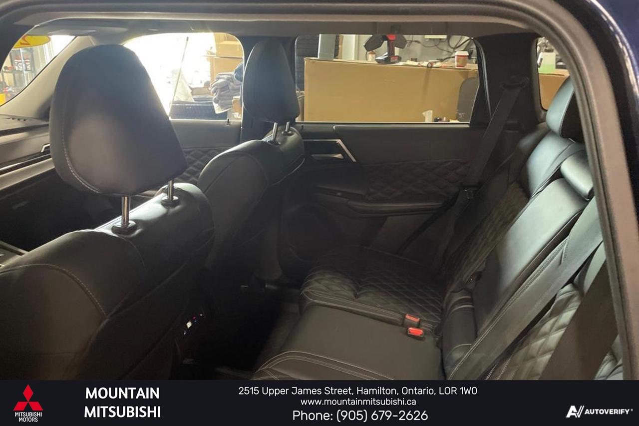 2023 Mitsubishi Outlander PHEV SEL S-AWC Photo