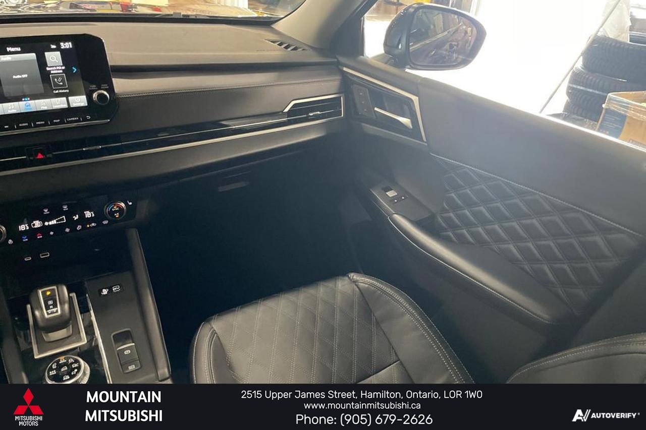 2023 Mitsubishi Outlander PHEV SEL S-AWC Photo