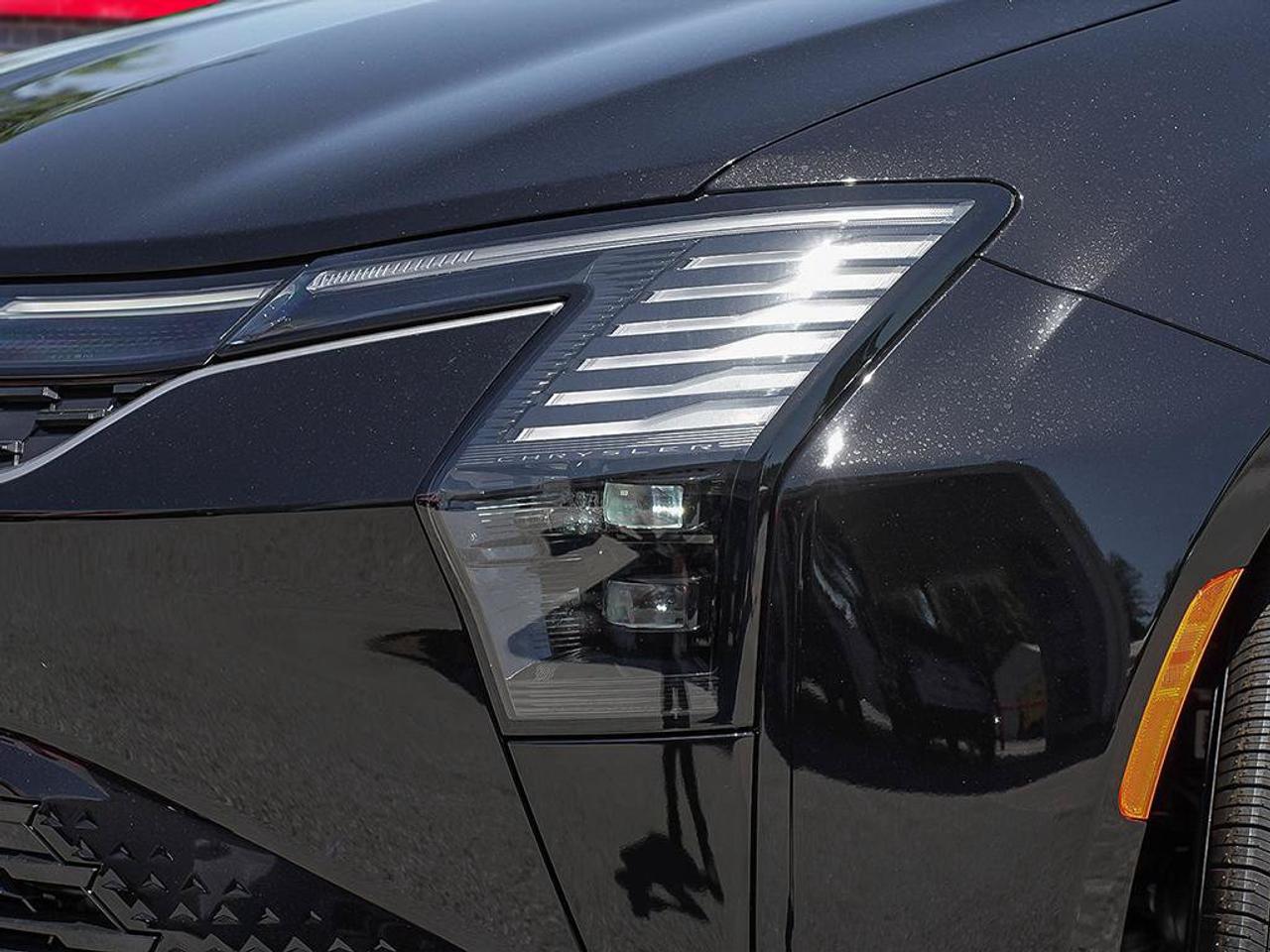 2027 Chrysler Pacifica Select | V6 | Leather Seats |Remote start | Photo