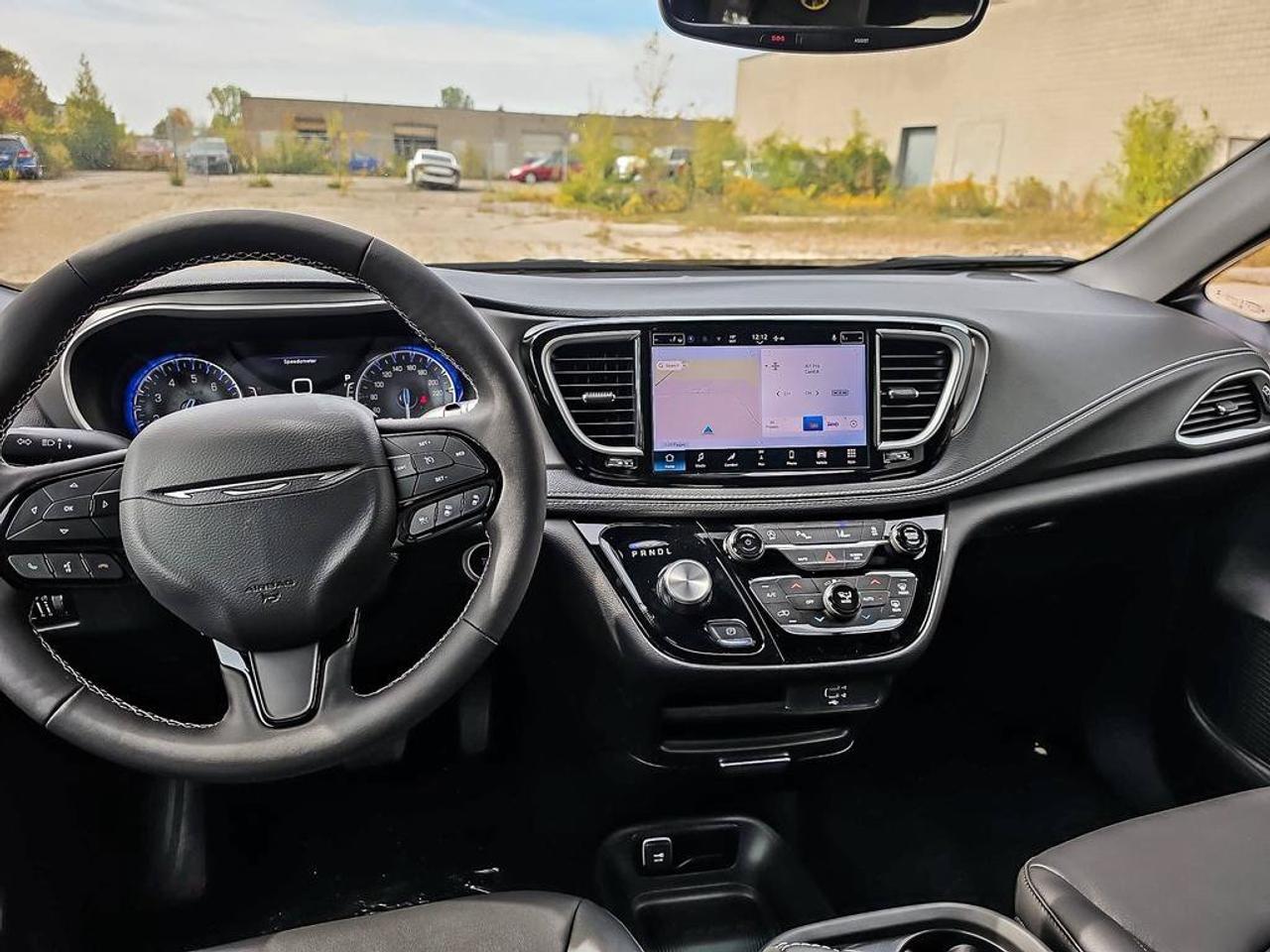2027 Chrysler Pacifica Select | V6 | Leather Seats |Remote start | Photo