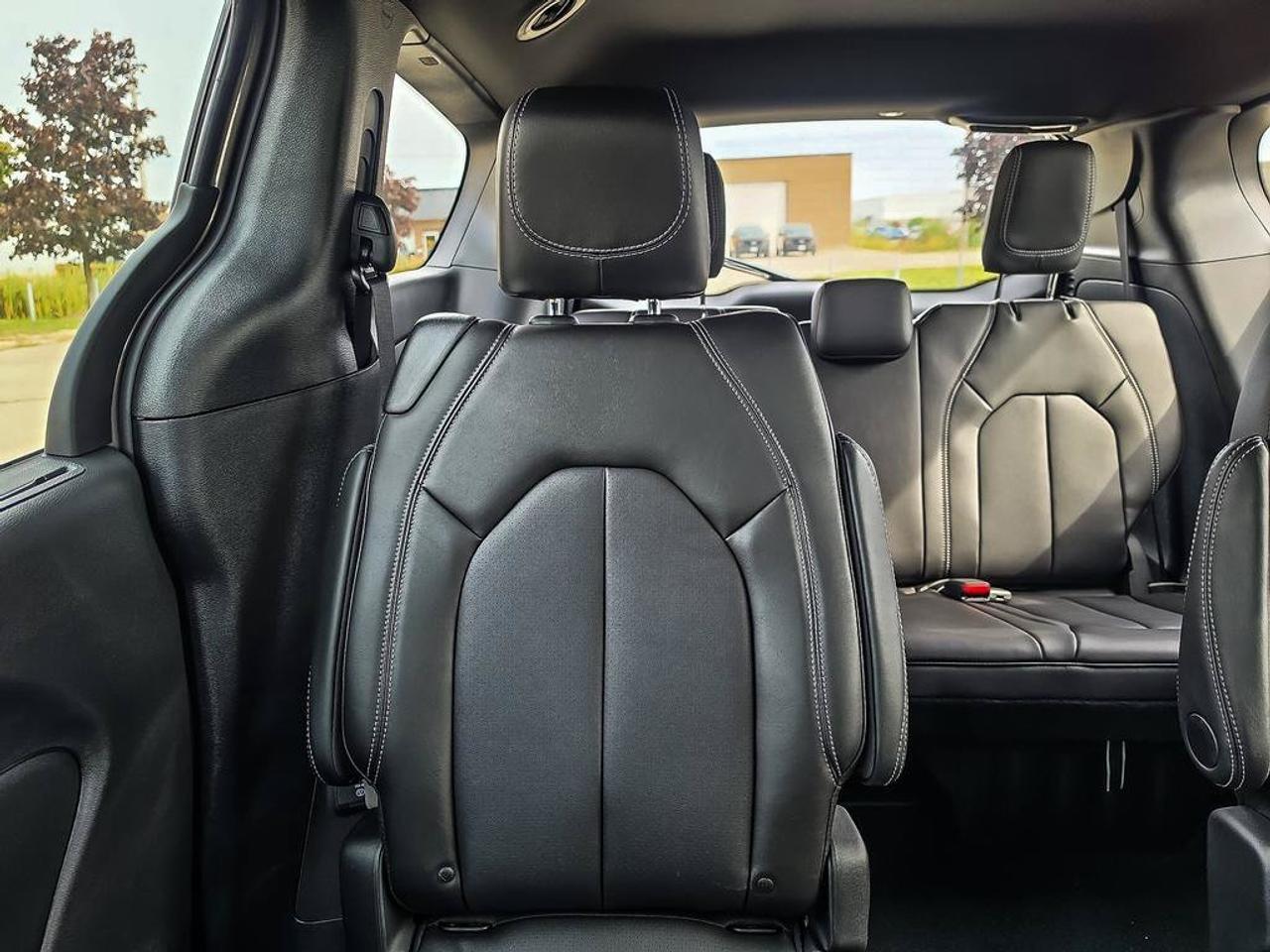 2027 Chrysler Pacifica Select | V6 | Leather Seats |Remote start | Photo