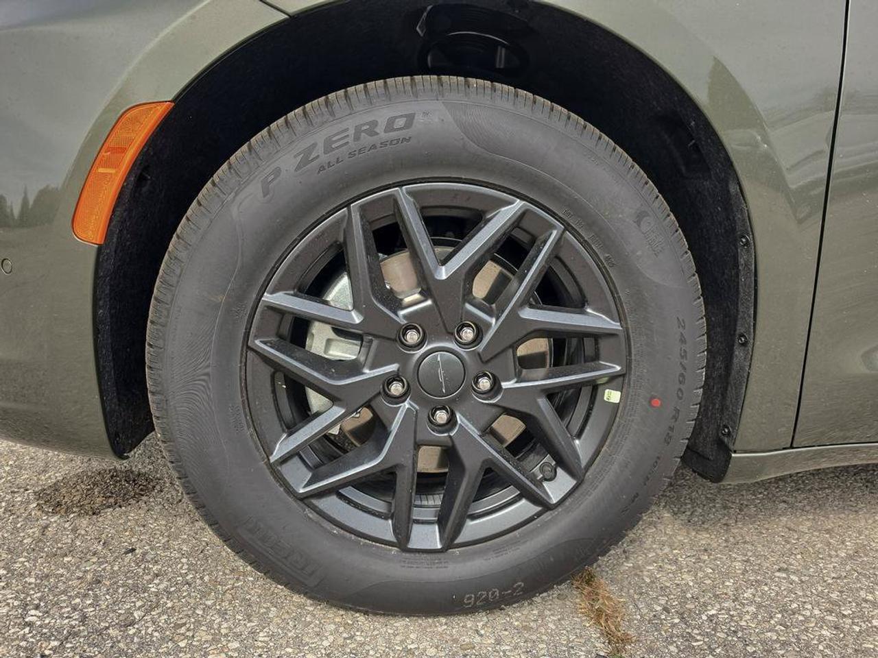 2027 Chrysler Pacifica Select | V6 | Leather Seats |Remote start | Photo