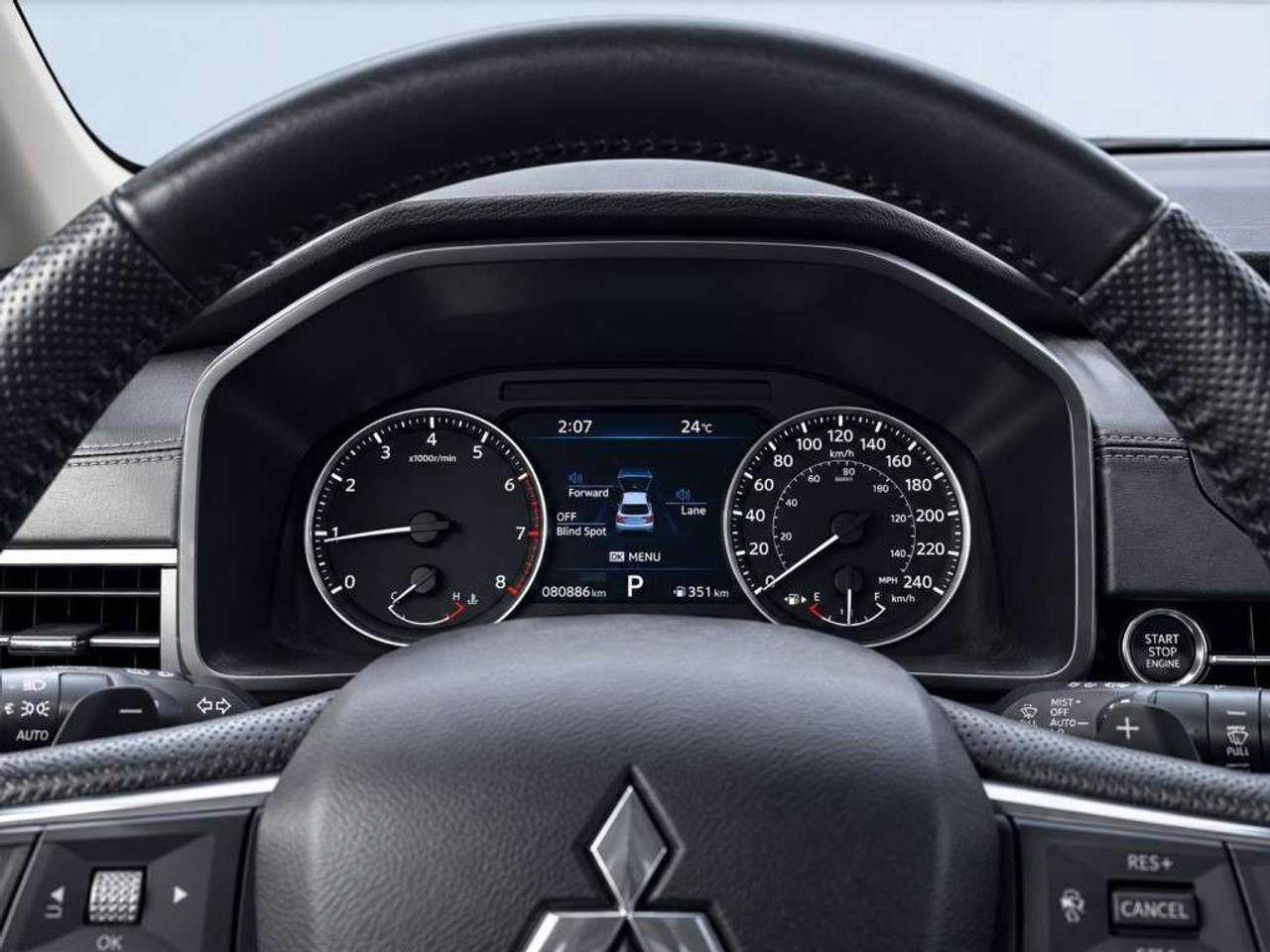 2024 Mitsubishi Outlander SE S-AWC   7-Passenger   Adaptive Cruise   Lane Keep Assist   Blind Spot Assist Photo