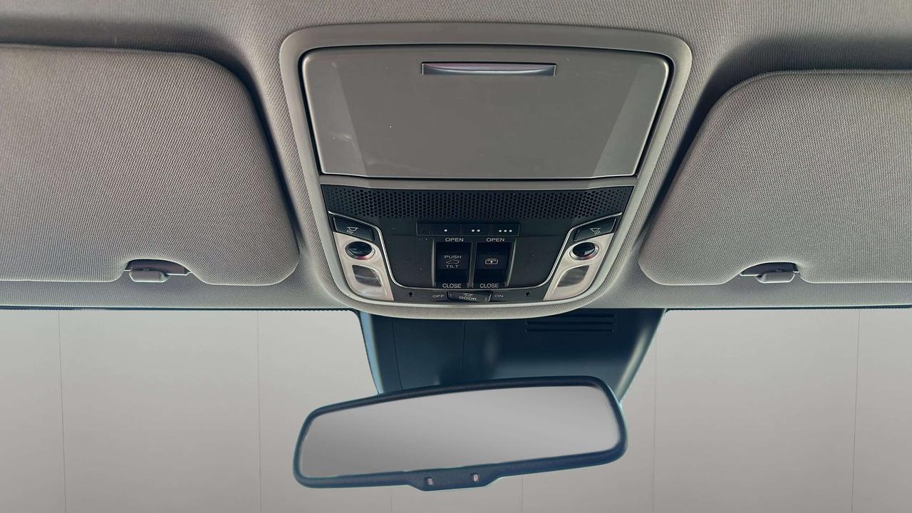 2022 Honda CR-V Touring Photo