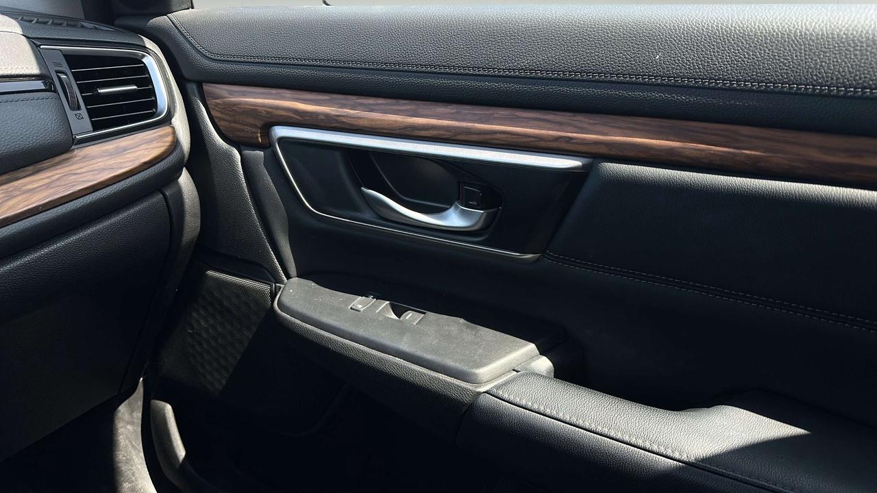 2022 Honda CR-V Touring Photo
