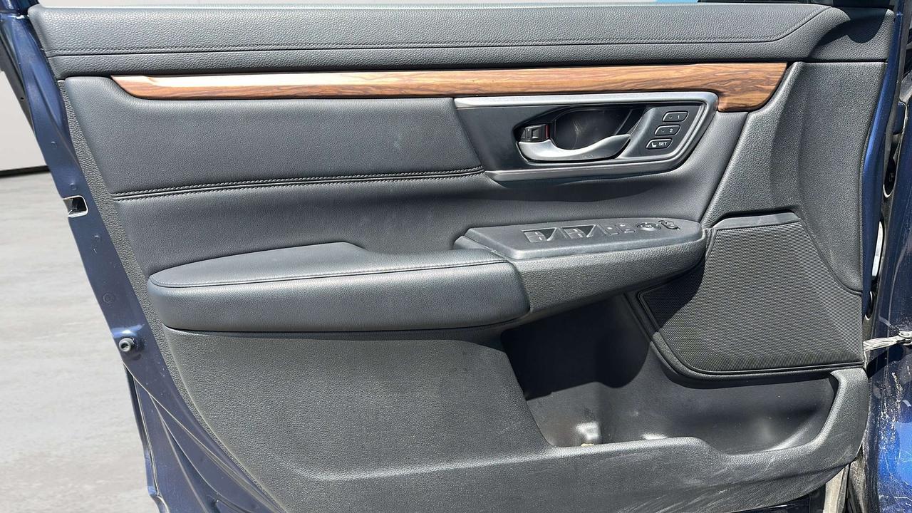 2022 Honda CR-V Touring Photo