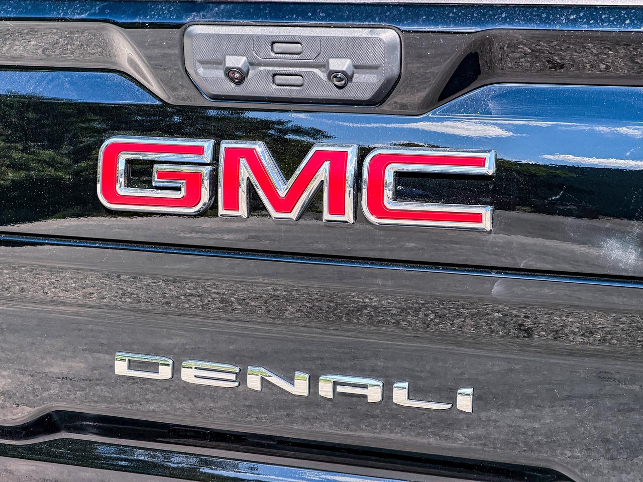 2026 GMC SIERRA 2500HD DENALI Photo