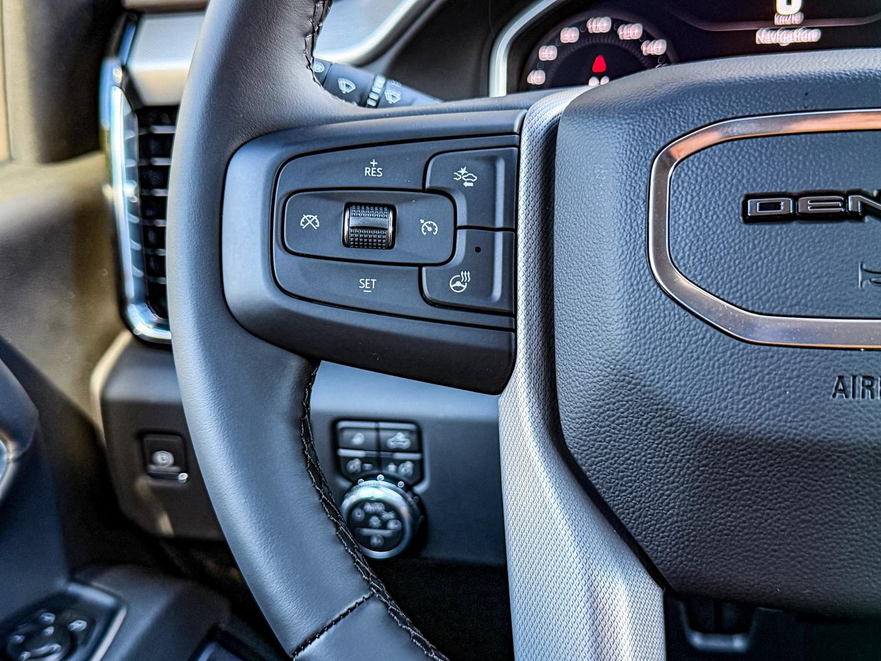 2026 GMC SIERRA 2500HD DENALI Photo