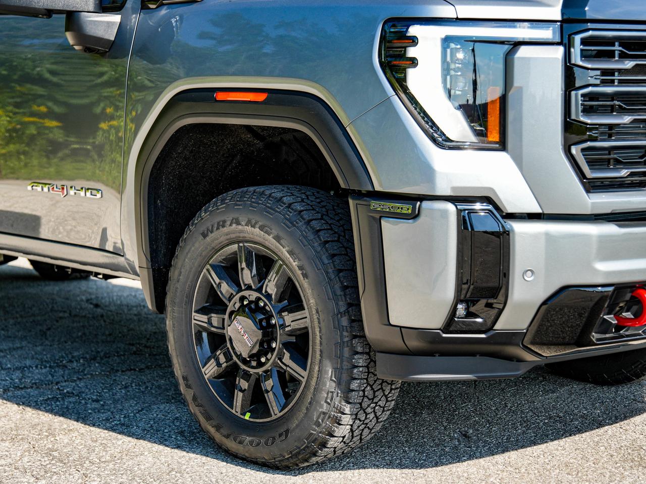 2026 GMC SIERRA 2500HD AT4 Photo2