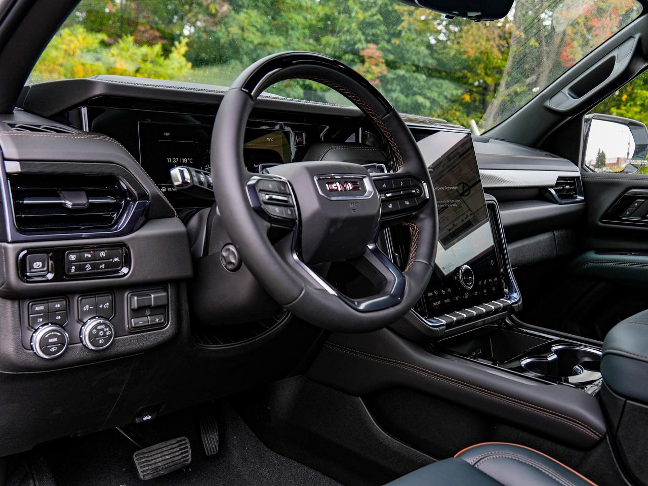 2026 GMC Yukon XL AT4 Photo