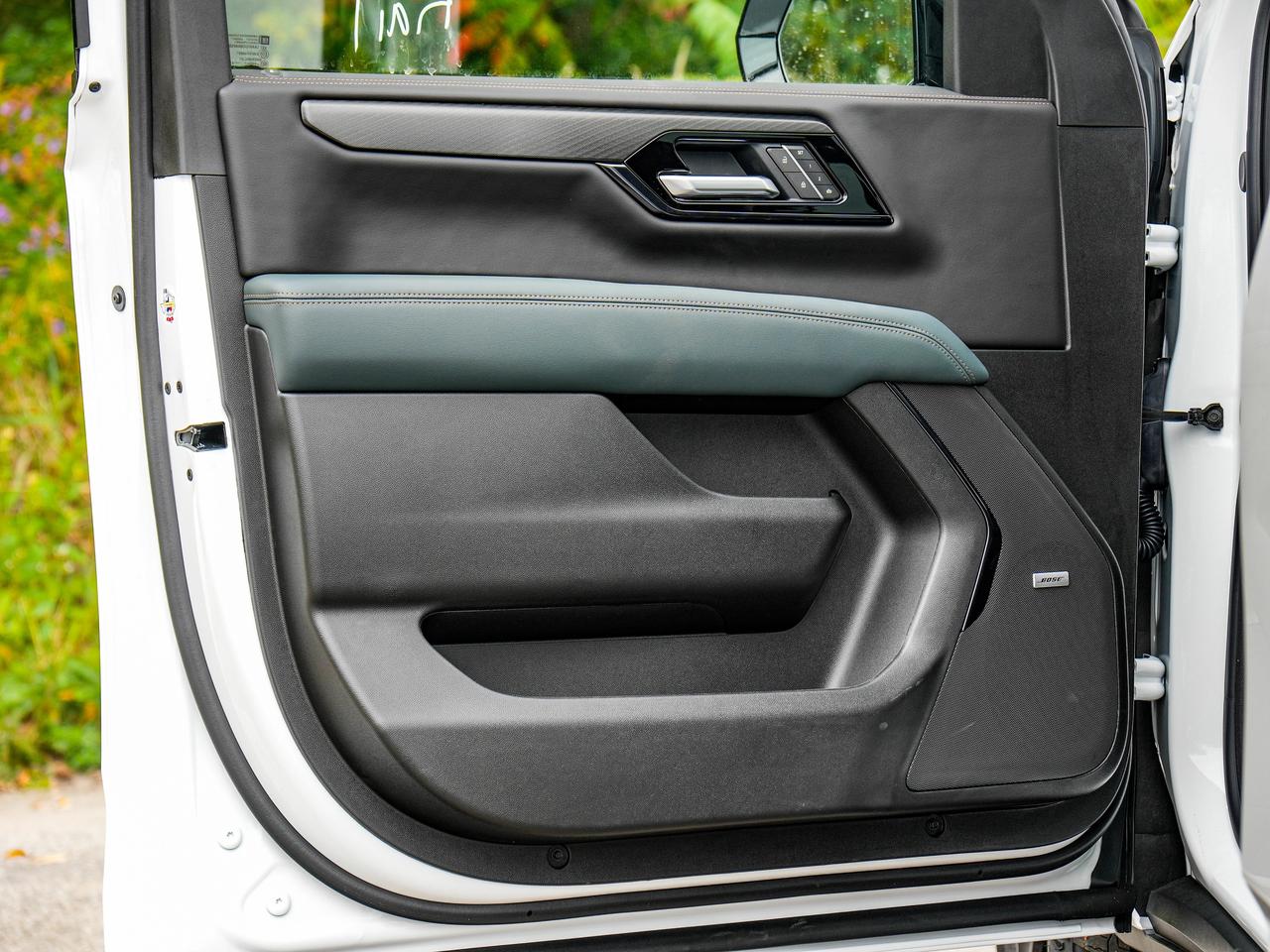 2026 GMC Yukon XL AT4 Photo