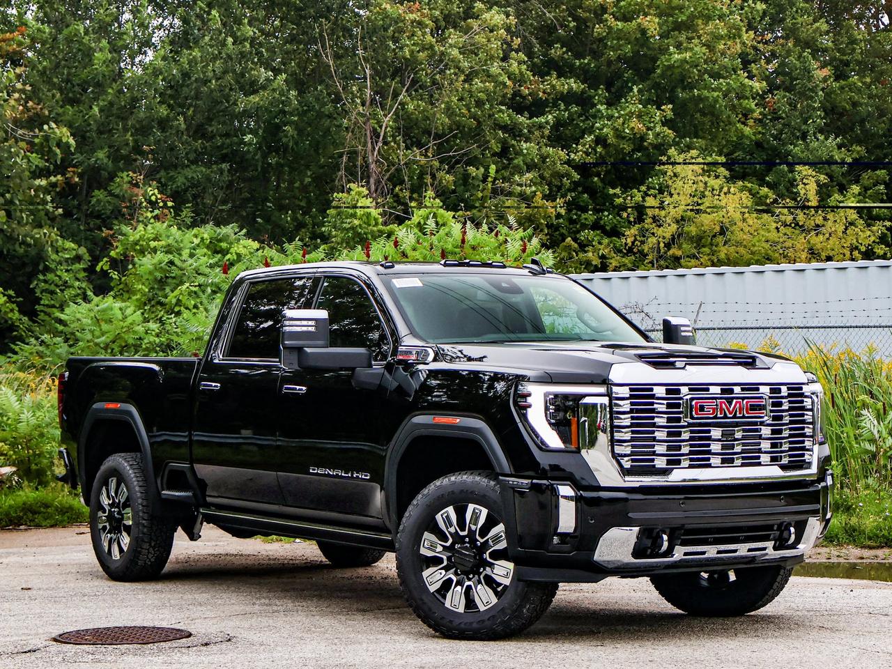 2026 GMC Sierra 3500HD Denali Photo1