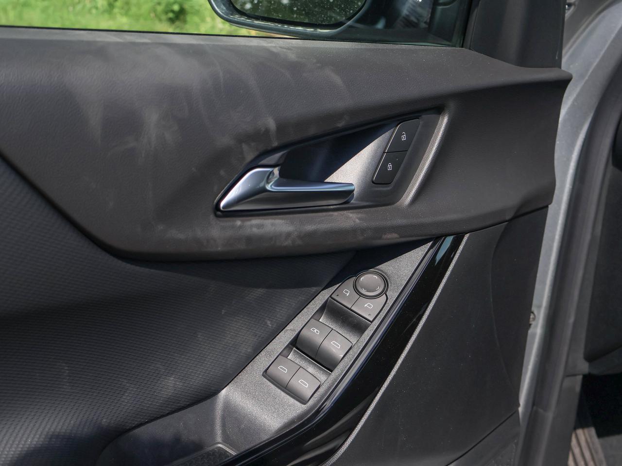 2027 Chevrolet Equinox AWD LT Photo