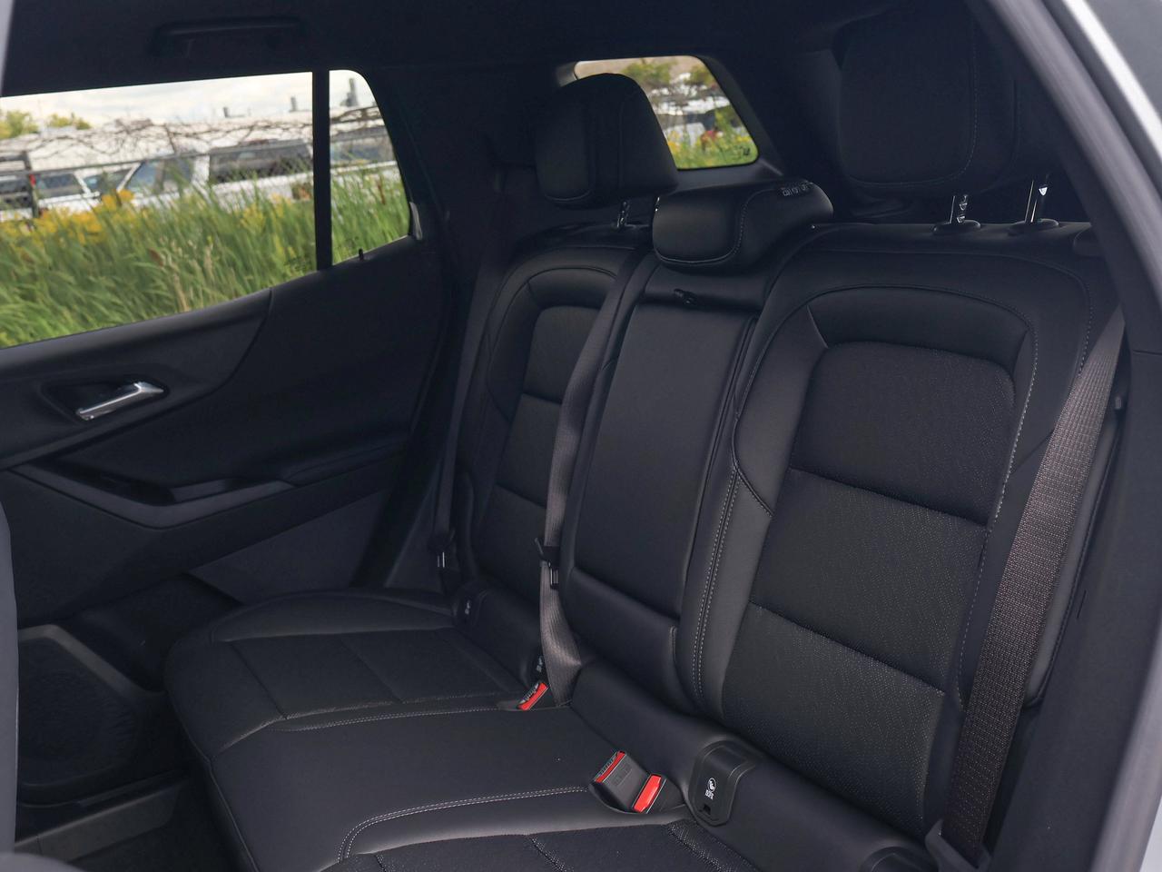 2027 Chevrolet Equinox AWD LT Photo