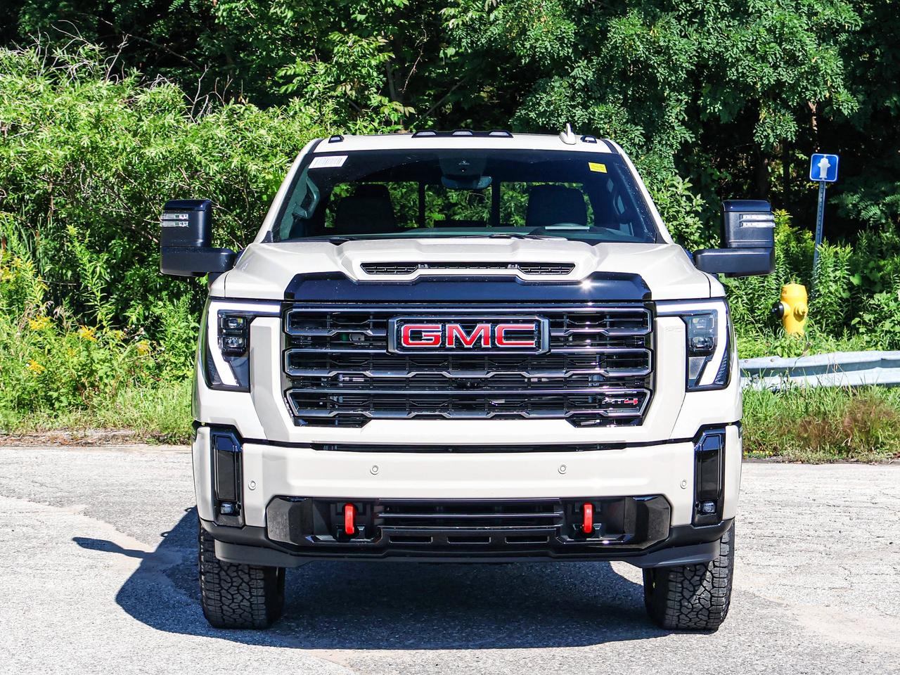 2026 GMC SIERRA 2500HD AT4 Photo