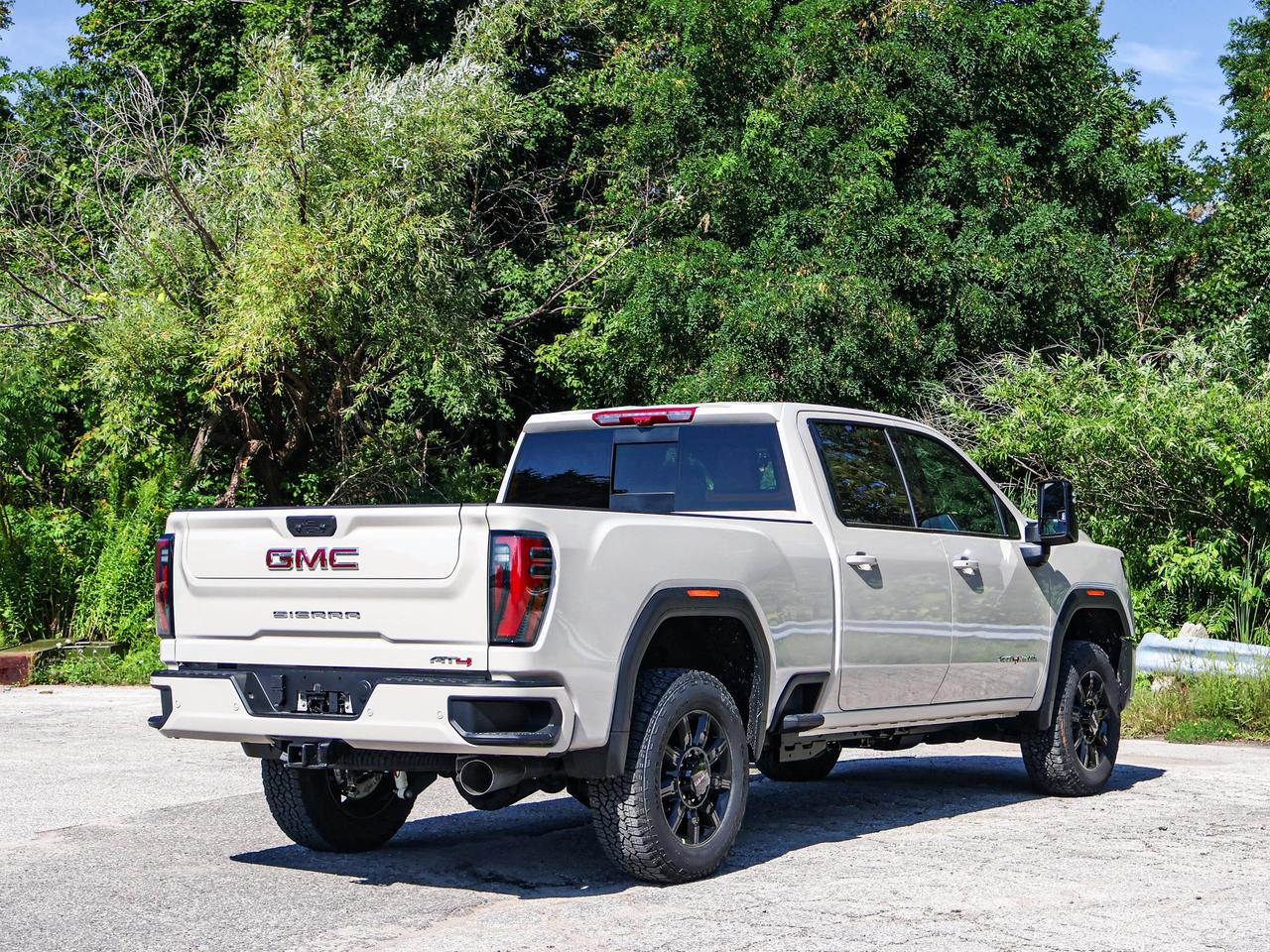 2026 GMC SIERRA 2500HD AT4 Photo