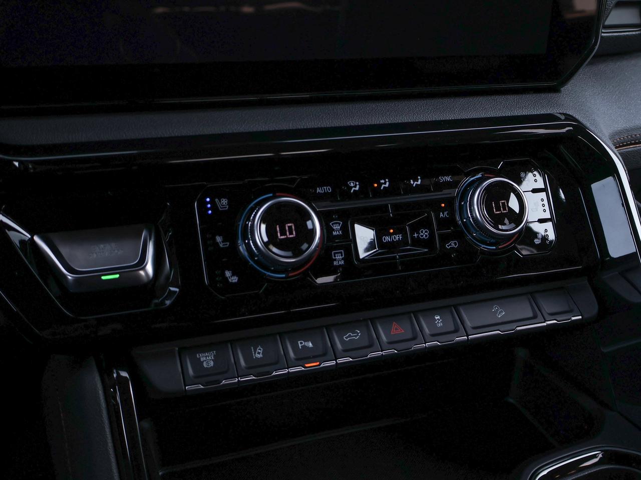 2026 GMC SIERRA 2500HD AT4 Photo