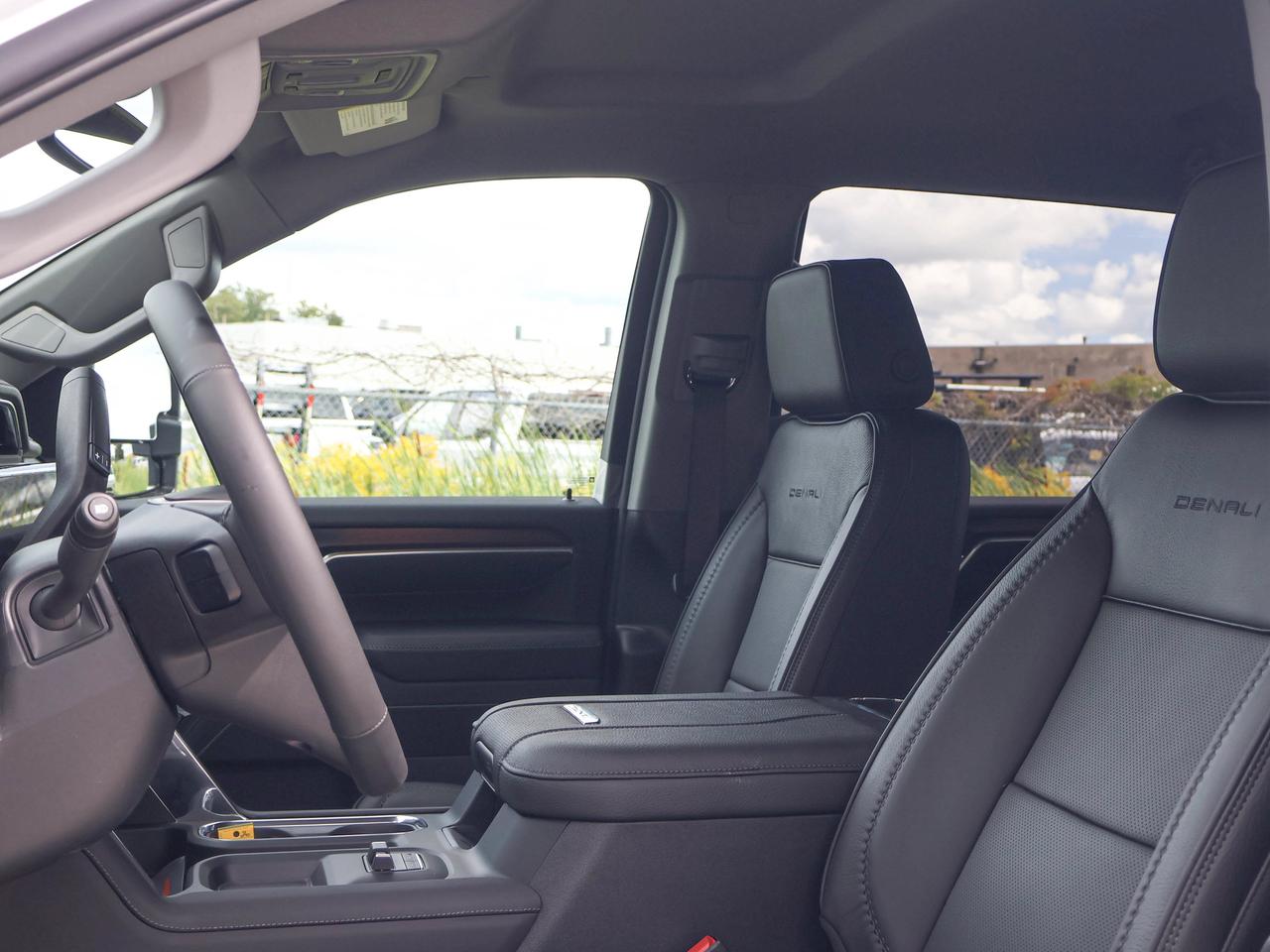 2026 GMC SIERRA 2500HD DENALI Photo