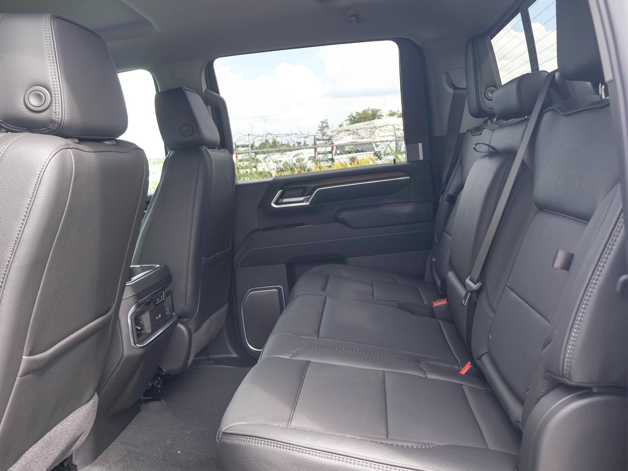 2026 GMC SIERRA 2500HD DENALI Photo