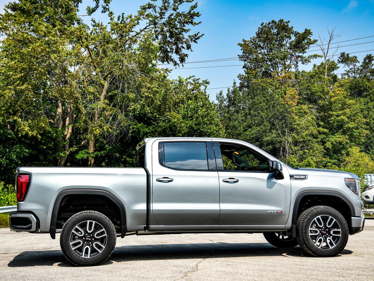 2026 GMC Sierra 1500 AT4 Photo2