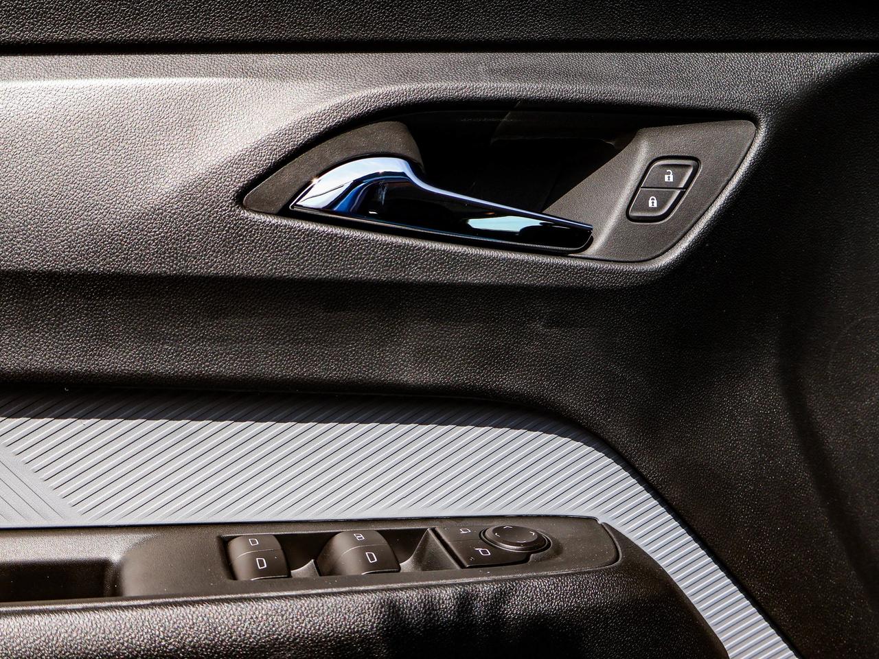 2027 Chevrolet Bolt RS Photo